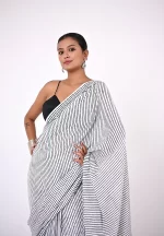 Rekha / A Mul Cotton Handblock Saree - Image 2